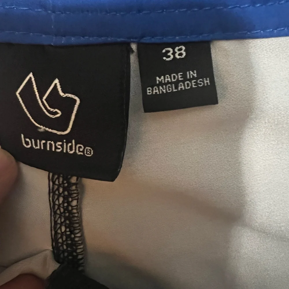 Burnside Black and Floral Boardshorts Caribbean Sea Size 38